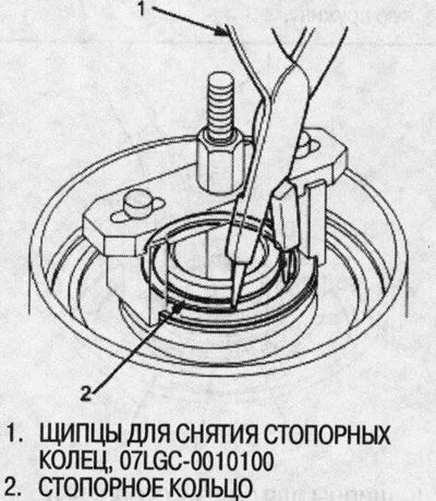 7. Установите стопорное кольцо.