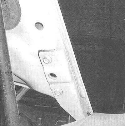 3. Маркером или чертилкой обведите петельные…