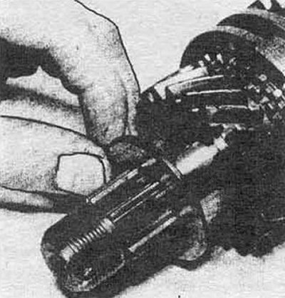 Рис. 6.67 Установка проставки с фланцем