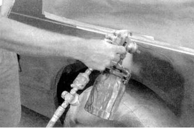 10. Нанесите несколько слоев грунтовки на…