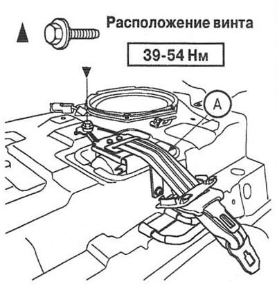 2. Открутите винт преднатяжителя и снимите…