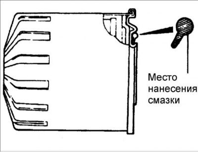 2. Смажьте тонким слоем чистого моторного масла…