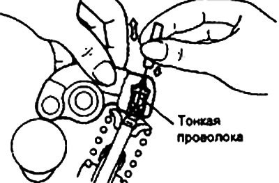 2. Проверьте легкость перемещения автоматического…
