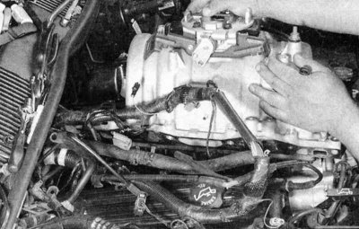 24. Впускной трубопровод достаточно громоздок и…