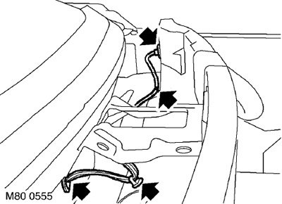 24. Высвободите из короба воздухозаборника 2…