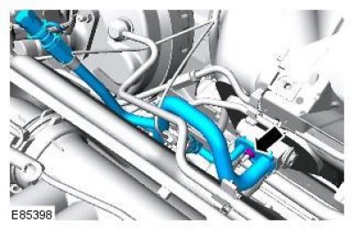 25. Отсоедините трубопроводы кондиционера от TXV.