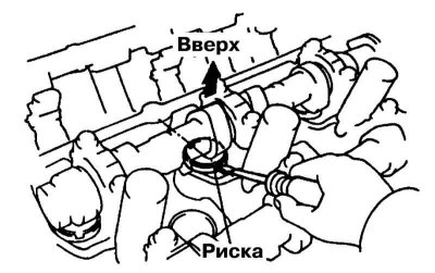 14. Проверните коленчатый вал за шкив таким образом, чтобы кулачок подлежащего регулировке клапана…