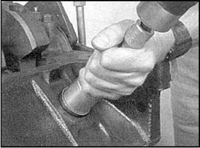 10. Установите в блок новые заглушки,…