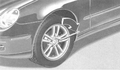 7. Опустите автомобиль. Снимите автомобильный…
