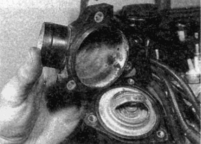 Рис. 4.4. Снимите крышку термостата с корпуса