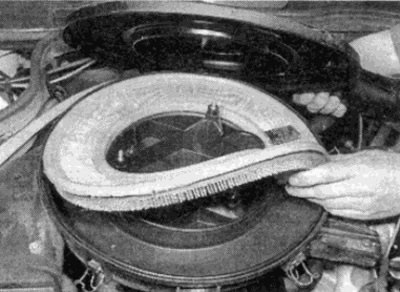 Рис. 2.6, в. Извлеките фильтрующий элемент