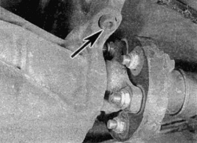 Рис. 3.12. Болт крепления корпуса главной…