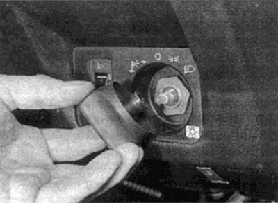 Рис. 6.6, б. ...затем снимите кнопку