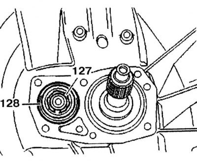13. Установите стопорное кольцо (127).