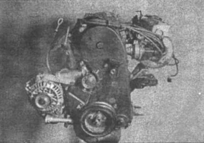 8.2г Двигатель 2.0L SOHC - вид со стороны…