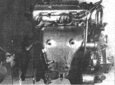 8.2е Двигатель 2.OL SOHC - вид со стороны…