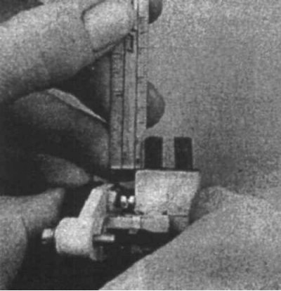17.3 Измерьте длину щеток при помощи маленькой…