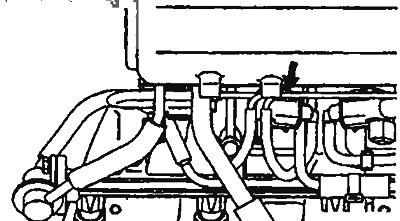 Рис. 6.6б. Расположение электромагнитного клапана системы улавливания паров бензина двигателя 4G9 MW