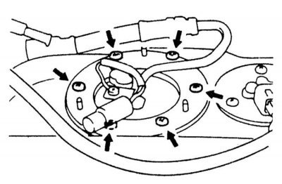 8. Выверните шесть крепежных болтов и снимите установленную в основании бака уплотнительную…