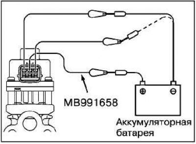 Подсоедините выводы 1 и 3 к клемме (–)…