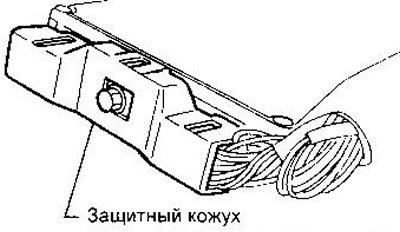 Разъем блока управления закрыт защитным кожухом.