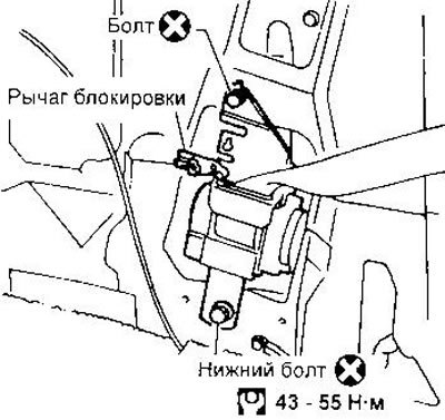 7. Отверните болт, кренящий ретрактор натяжителя,…