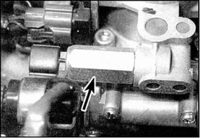 Электромагнитный клапан – указан стрелкой.