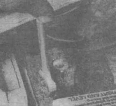 8.7б Снятие клеммы с батареи
