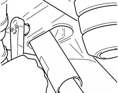 Отдавание верхнего болта крепления