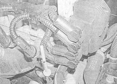 B — Модуль зажигания (двигатель 2.0 л DOHC)