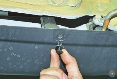 7. …и извлеките пистоны.
