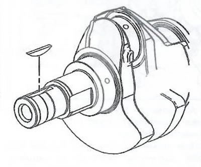 7. Извлечь сегментную шпонку из передней части коленчатого вала.