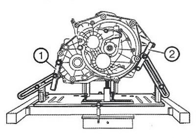 32. Подсоединить держатель DT-47648 к коробке…