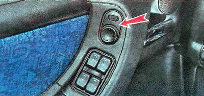 На модели Zafira блок управления расположен…