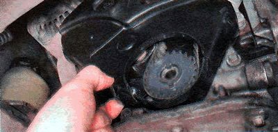 7. Снимаем нижнюю крышку.