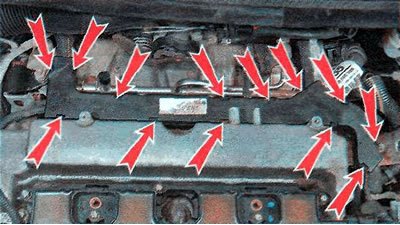...или 13 держателей на двигателе 1,8 DOHC и…