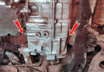 1) в местах соединения коробки передач с…