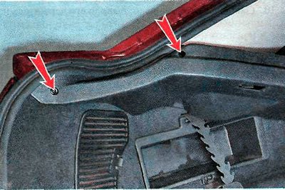 10. Ключом TORX Т25 отворачиваем два задних...
