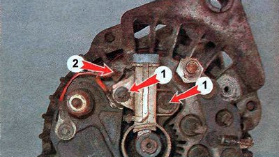 4. Ключом TORX Е5 отворачиваем два винта 1,…