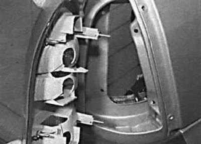 4. Снимите задний фонарь с автомобиля.