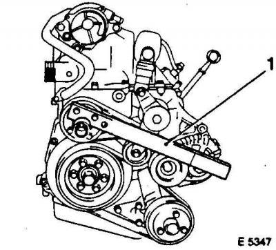 3. При отвинчивании гайки прижмите клиновой ремень насоса, зацепив таким образом ступицу для того,…