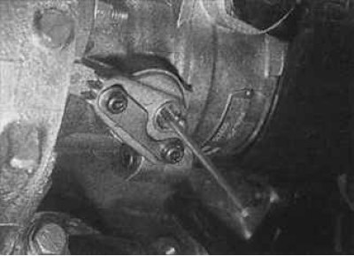 11. Вставьте стержень Peugeot в отверстие…