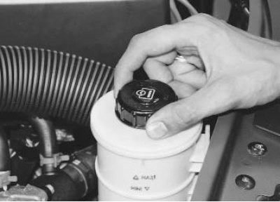 3. Заверните пробку и вытрите потеки.