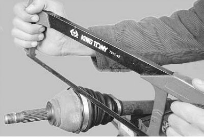 3. Снимите большой...