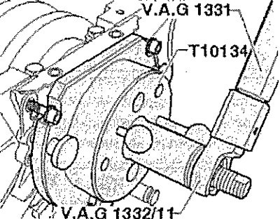Накручивать гайку -Е- на ходовой винт до тех пор, пока она не будет прилегать к корпусу…