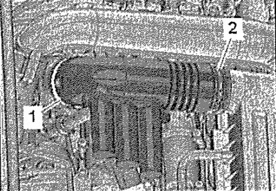 Ослабить хомуты -1, 2- и снять воздуховод.
