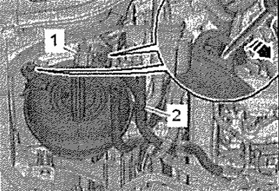 Отсоединить разъём -1-. Снять кронштейн -2- с…