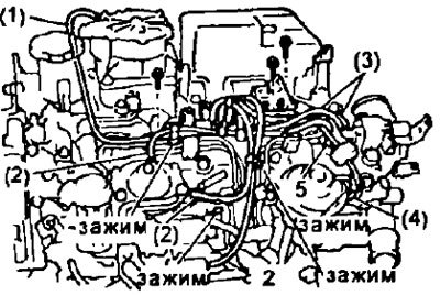 (5) - вакуумный шланг к впускному коллектору.