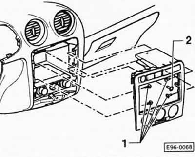 Вывернуть винты -1/2-, а при необходимости вывернуть дополнительно и нижние винты.