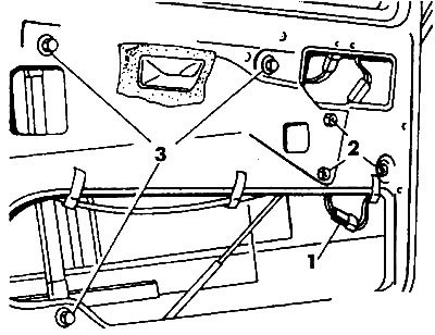 Рис. 467. Вид на дверь, на которой установлен…